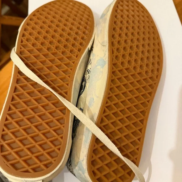 New without box Vincent Van Gogh Museum Vans old skool women 9.5 men’s 8 - Picture 6 of 8